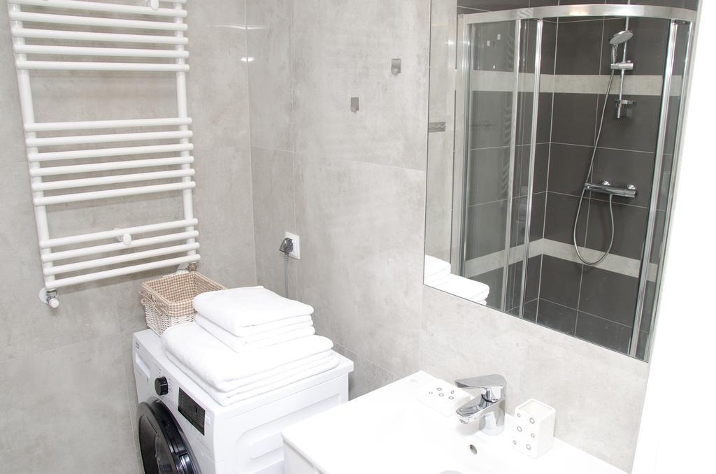 Apartamenty Mariela-Kolobrzeg Z Garazem ภายนอก รูปภาพ
